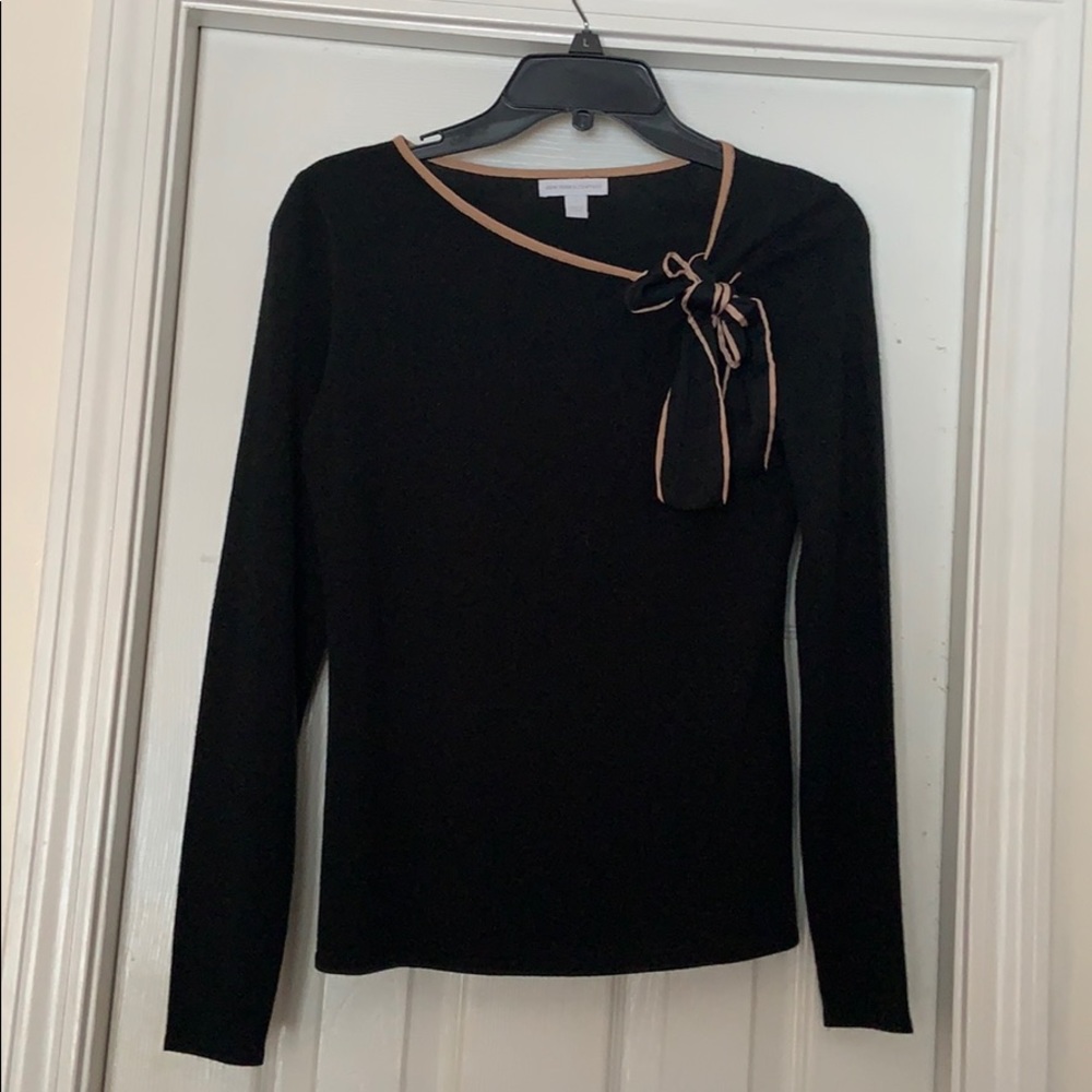 Black lightweight sweater with tan trim